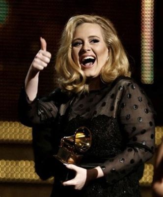 La victoria de Adele en los Premios Grammy 2012: una consagración artística y un recordatorio contundente del poder de la voz humana